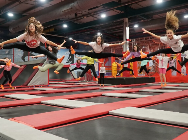 sky jump רעננה